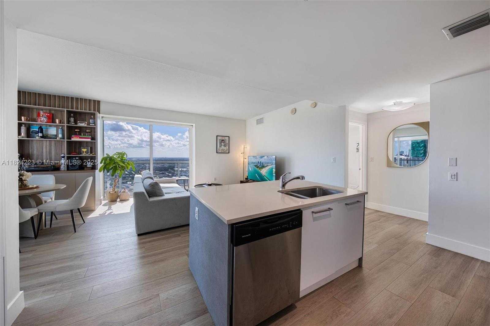 Small Image of 1900 NORTH BAYSHORE DR #4111, Miami Number 15