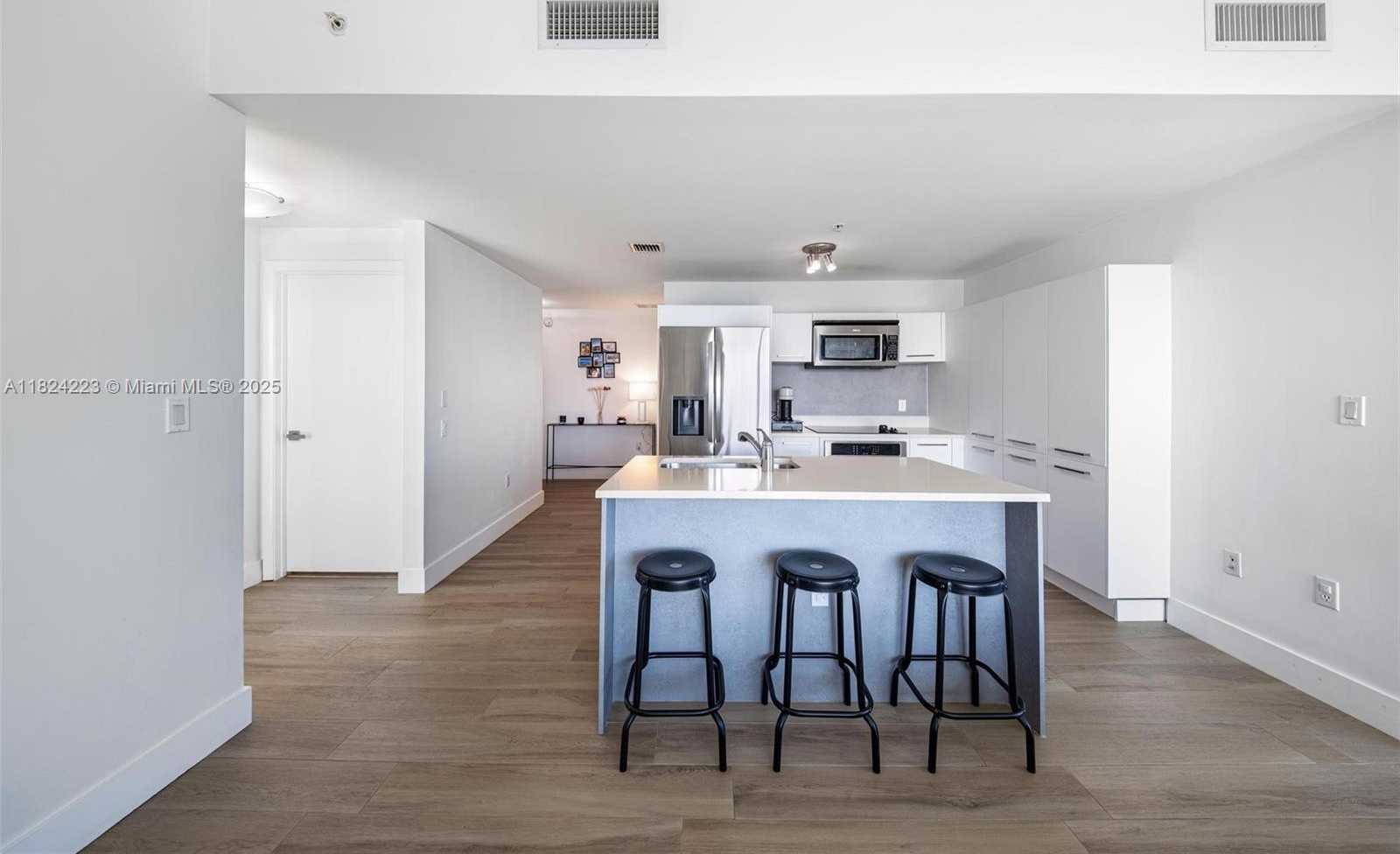 Small Image of 1900 NORTH BAYSHORE DR #4111, Miami Number 16