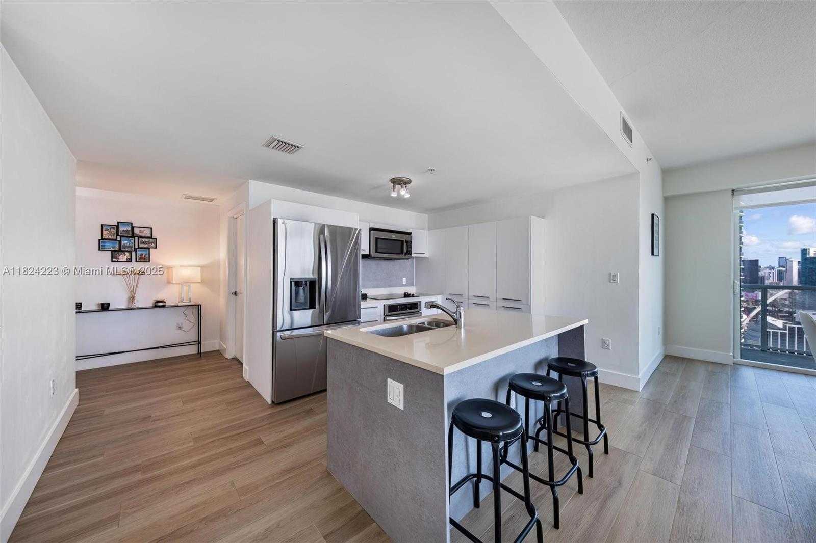 Small Image of 1900 NORTH BAYSHORE DR #4111, Miami Number 17