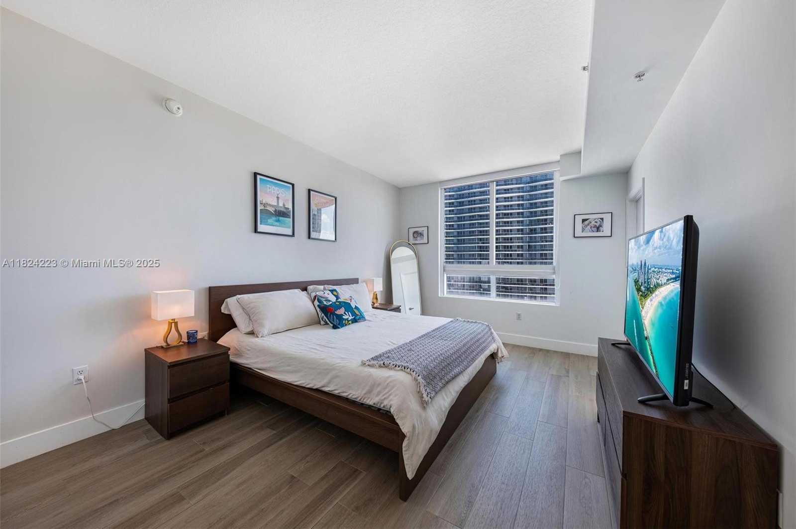 Small Image of 1900 NORTH BAYSHORE DR #4111, Miami Number 18