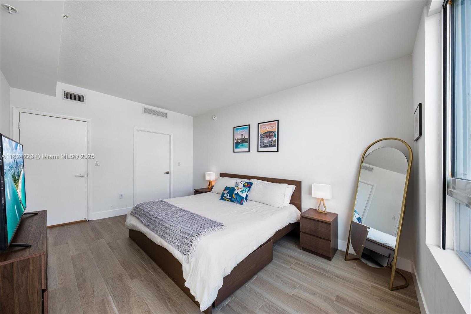 Small Image of 1900 NORTH BAYSHORE DR #4111, Miami Number 22