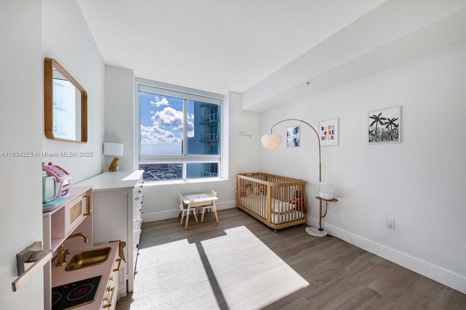 Small Image of 1900 NORTH BAYSHORE DR #4111, Miami Number 23