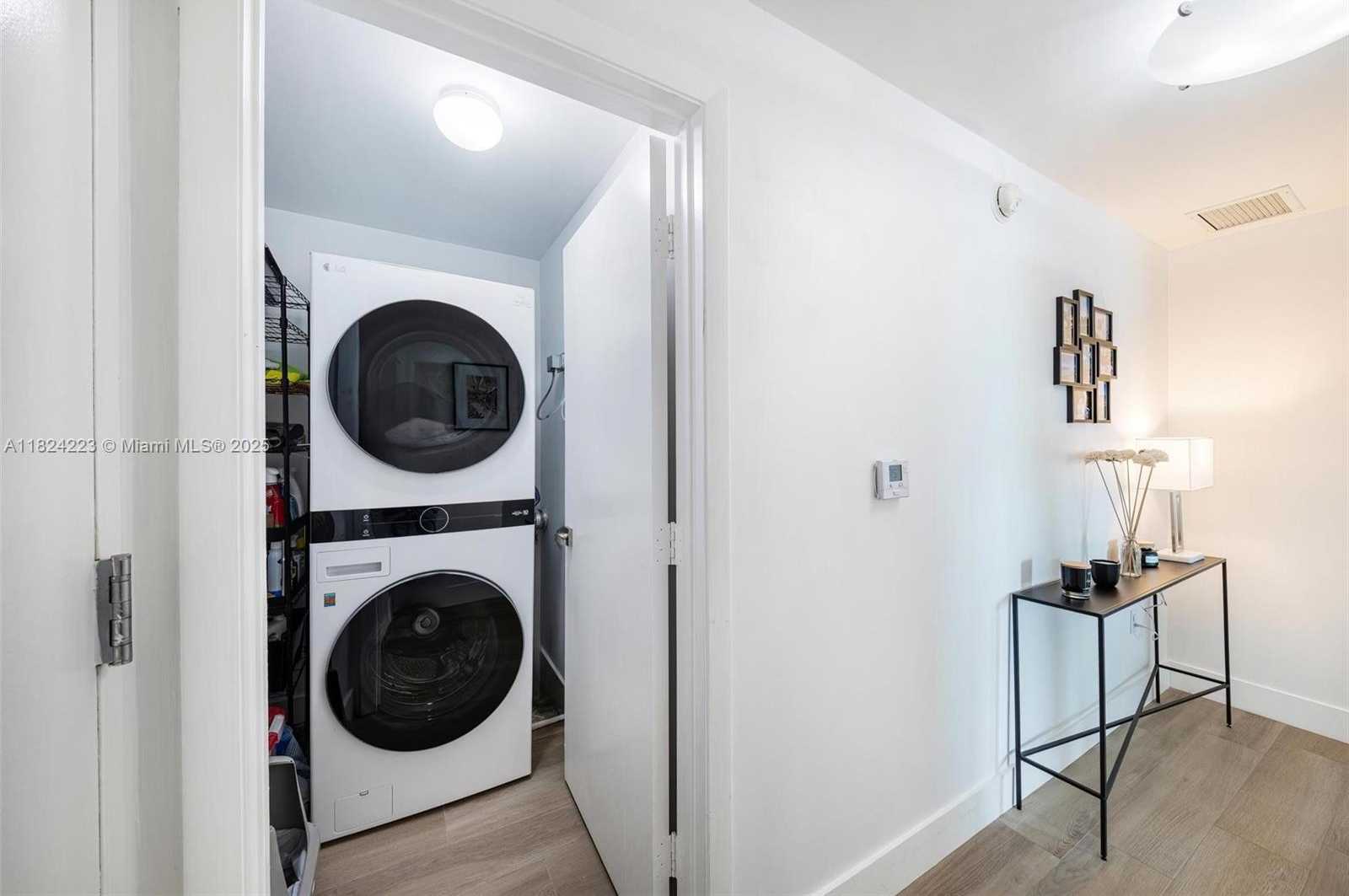 Small Image of 1900 NORTH BAYSHORE DR #4111, Miami Number 26