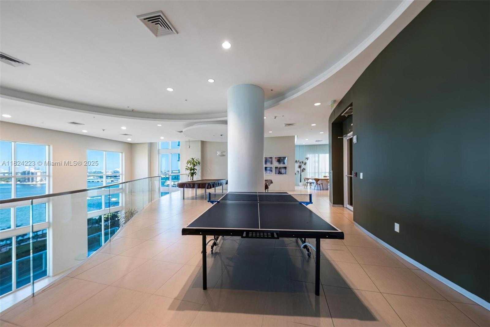 Small Image of 1900 NORTH BAYSHORE DR #4111, Miami Number 33