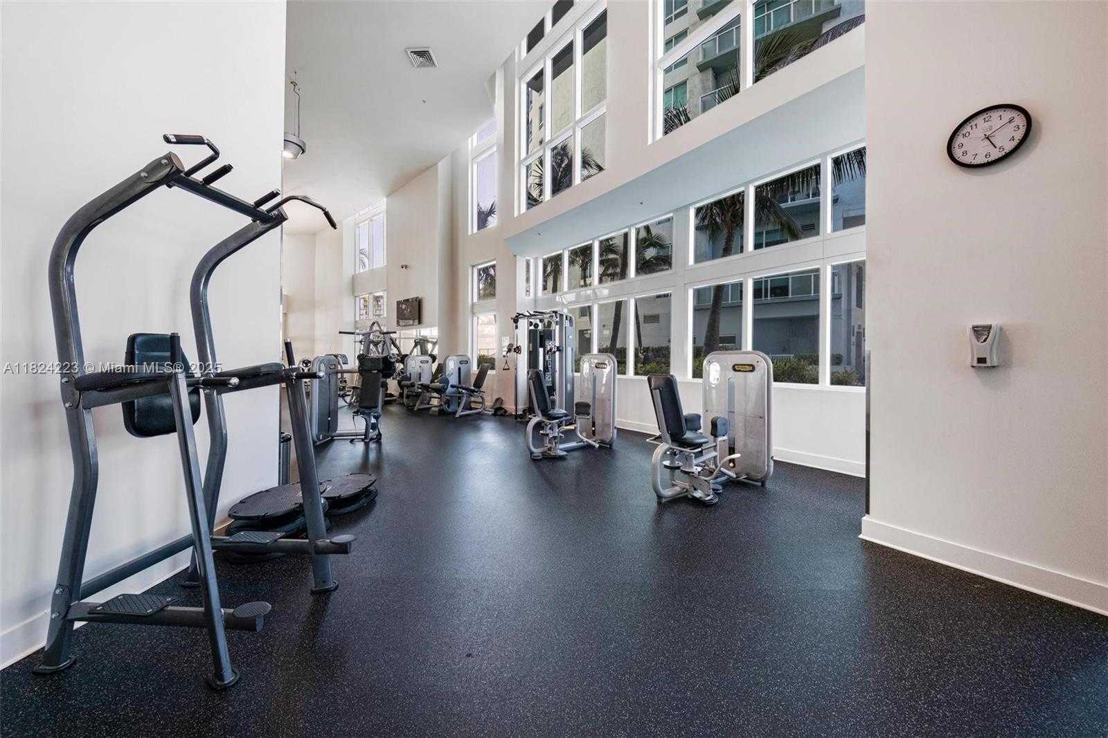 Small Image of 1900 NORTH BAYSHORE DR #4111, Miami Number 35