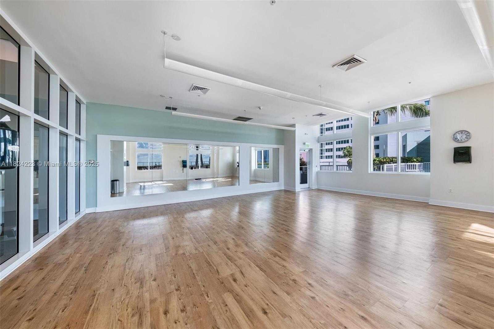 Small Image of 1900 NORTH BAYSHORE DR #4111, Miami Number 37