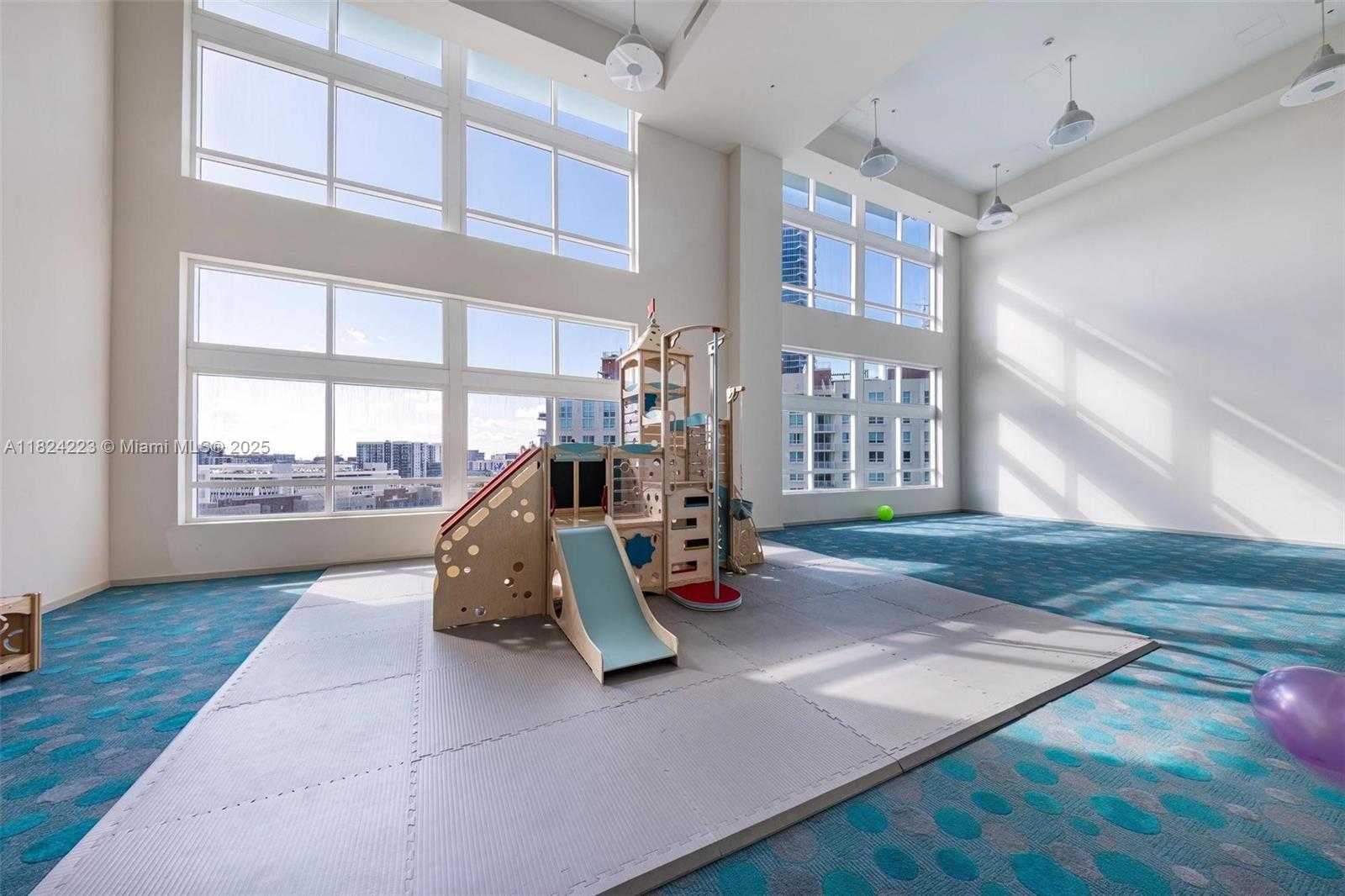 Small Image of 1900 NORTH BAYSHORE DR #4111, Miami Number 46