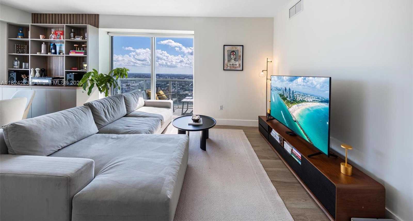 Small Image of 1900 NORTH BAYSHORE DR #4111, Miami Number 8