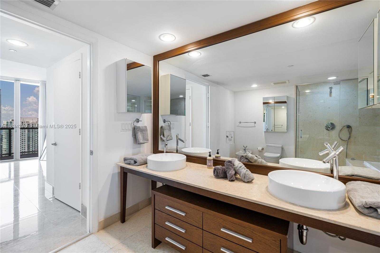 Small Image of 495 BRICKELL #5705, Miami Number 18