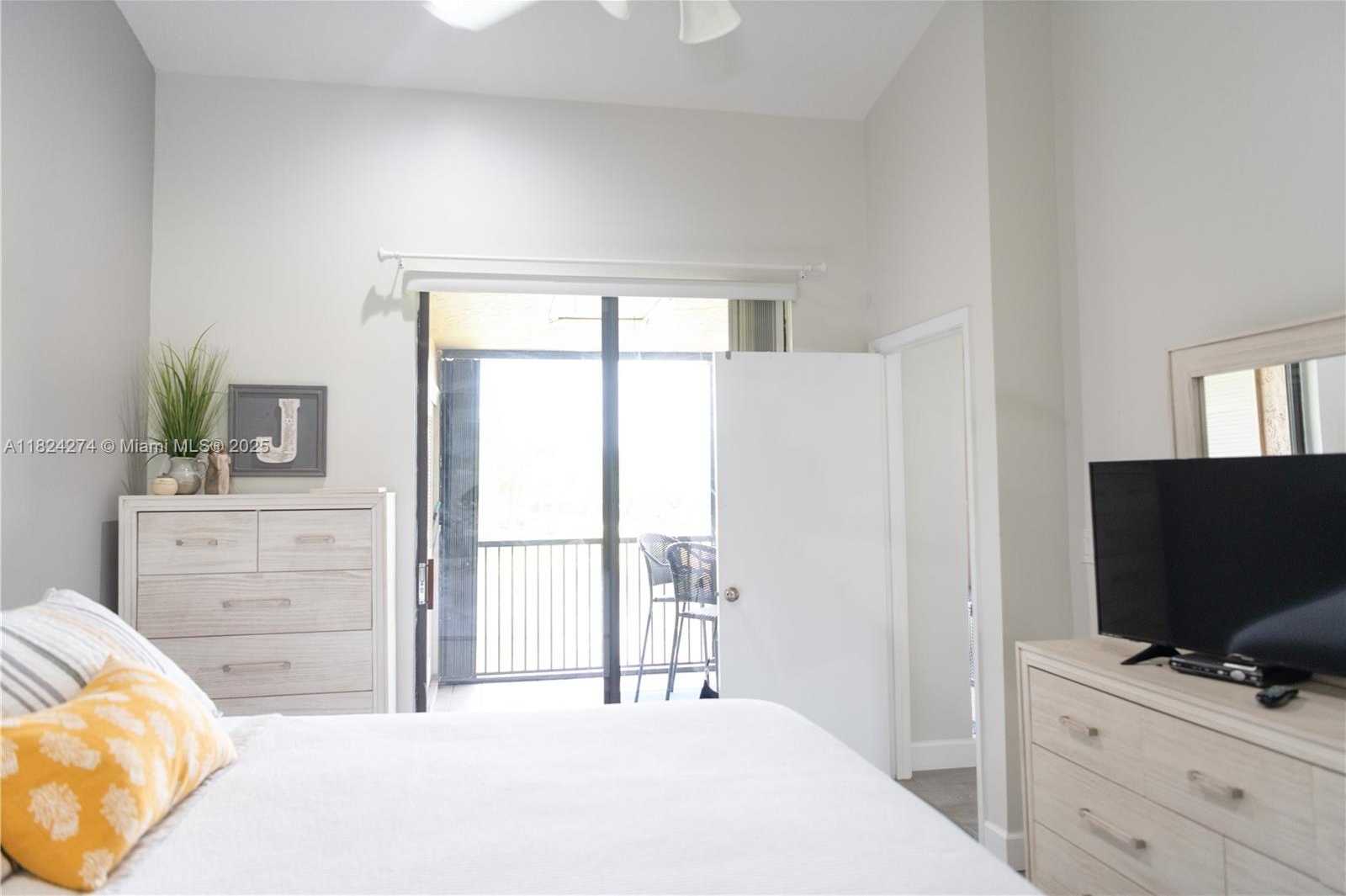 Small Image of 10631 NORTH WEST 14TH ST #212, Plantation Number 17