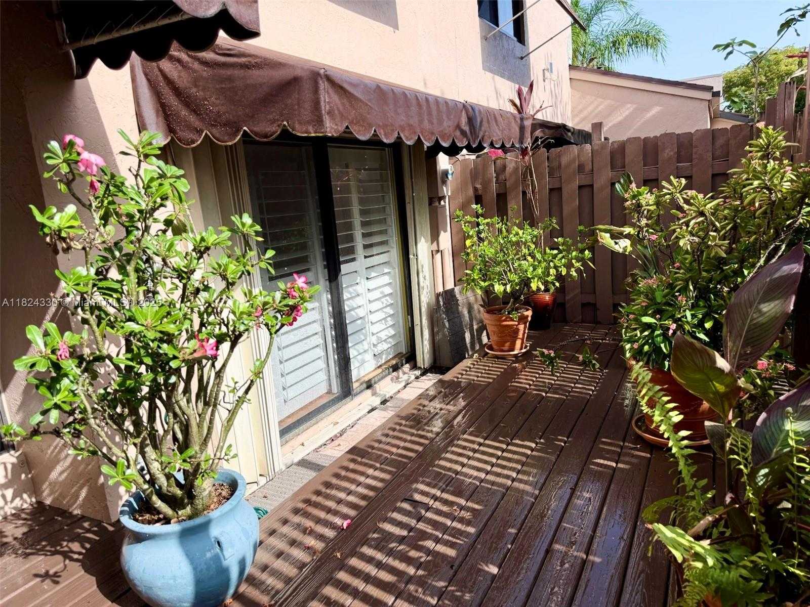 Small Image of 1143 NORTH WEST 122ND TER, Pembroke Pines Number 2