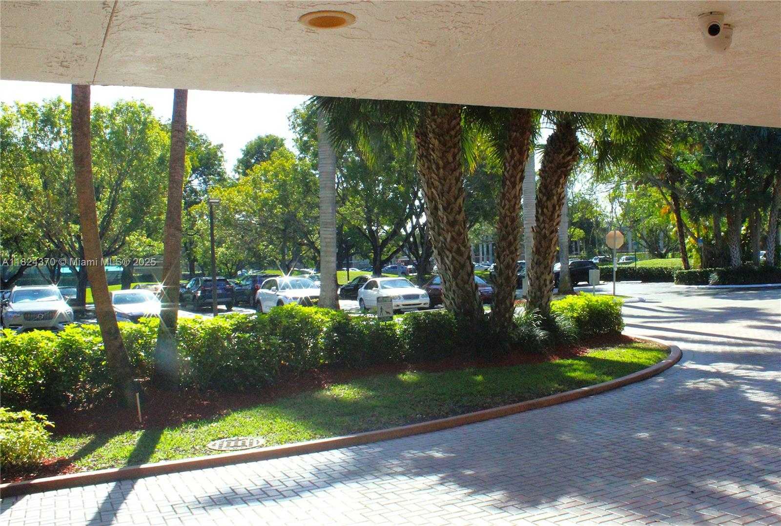 Small Image of 16475 GOLF CLUB RD #201, Weston Number 24