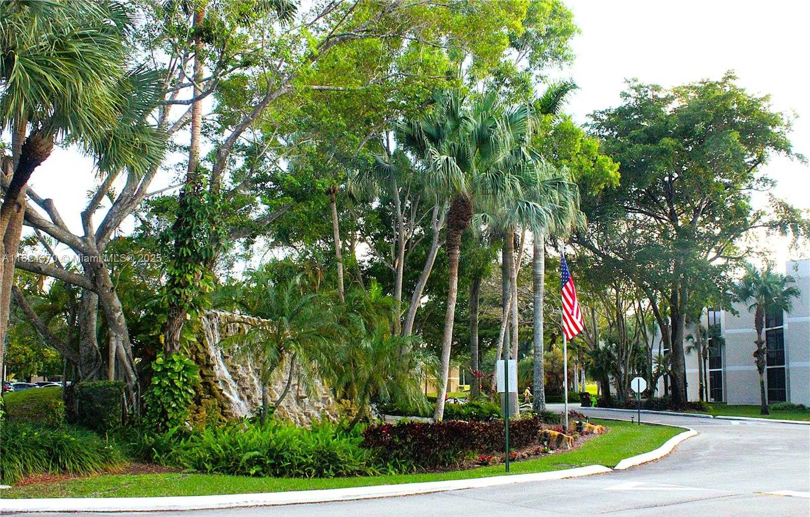 Small Image of 16475 GOLF CLUB RD #201, Weston Number 25