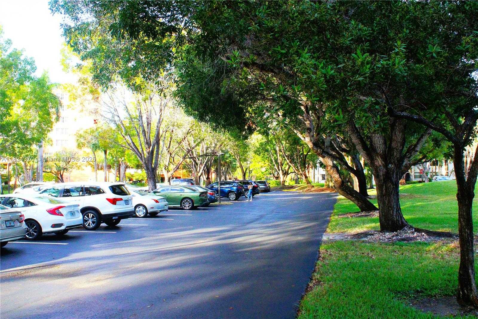 Small Image of 16475 GOLF CLUB RD #201, Weston Number 27