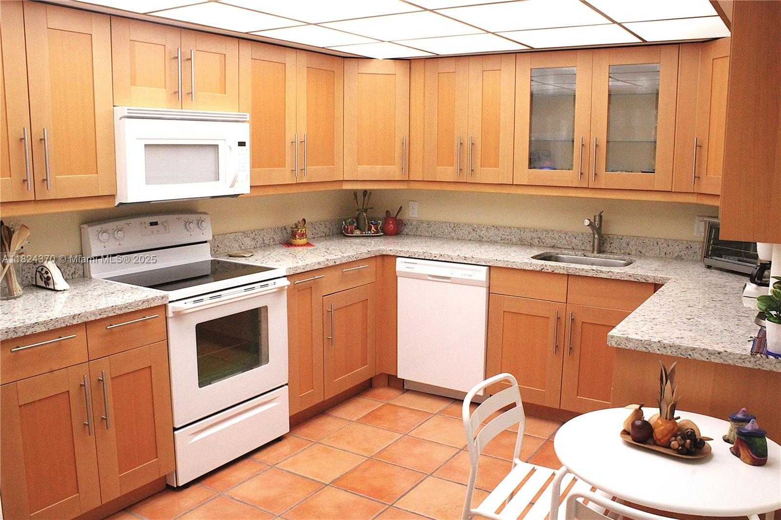 Small Image of 16475 GOLF CLUB RD #201, Weston Number 4