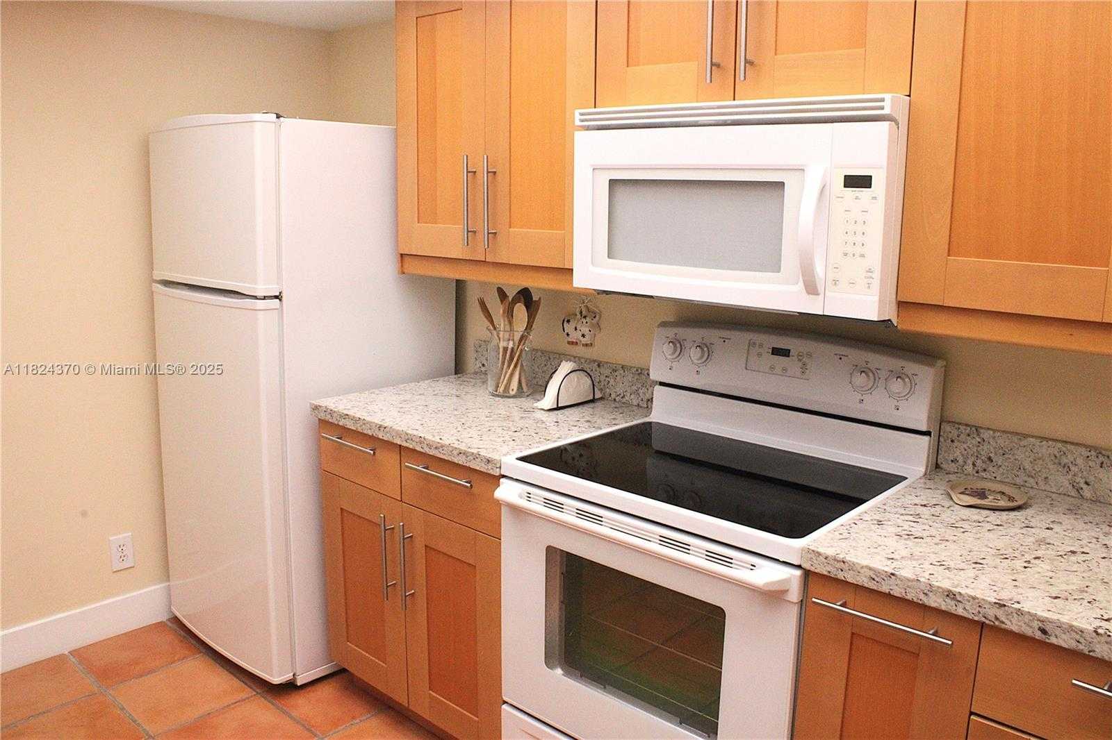 Small Image of 16475 GOLF CLUB RD #201, Weston Number 5