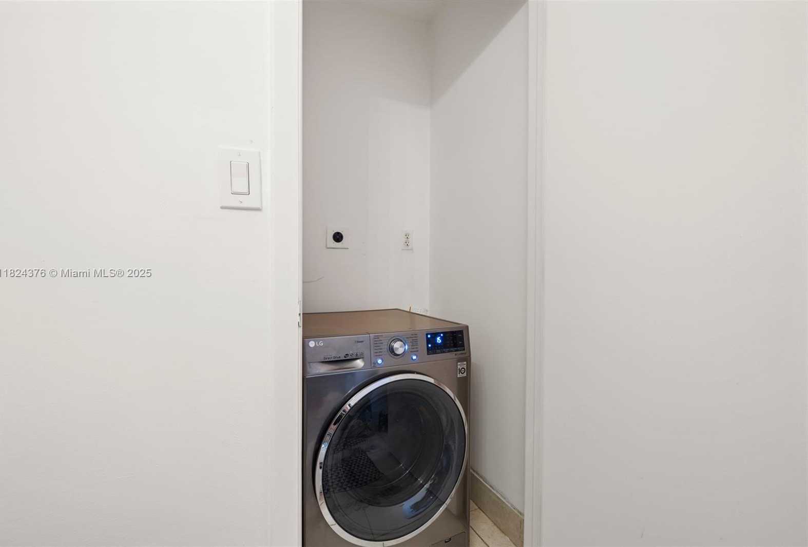Small Image of 1900 NORTH BAYSHORE DR #2514, Miami Number 11