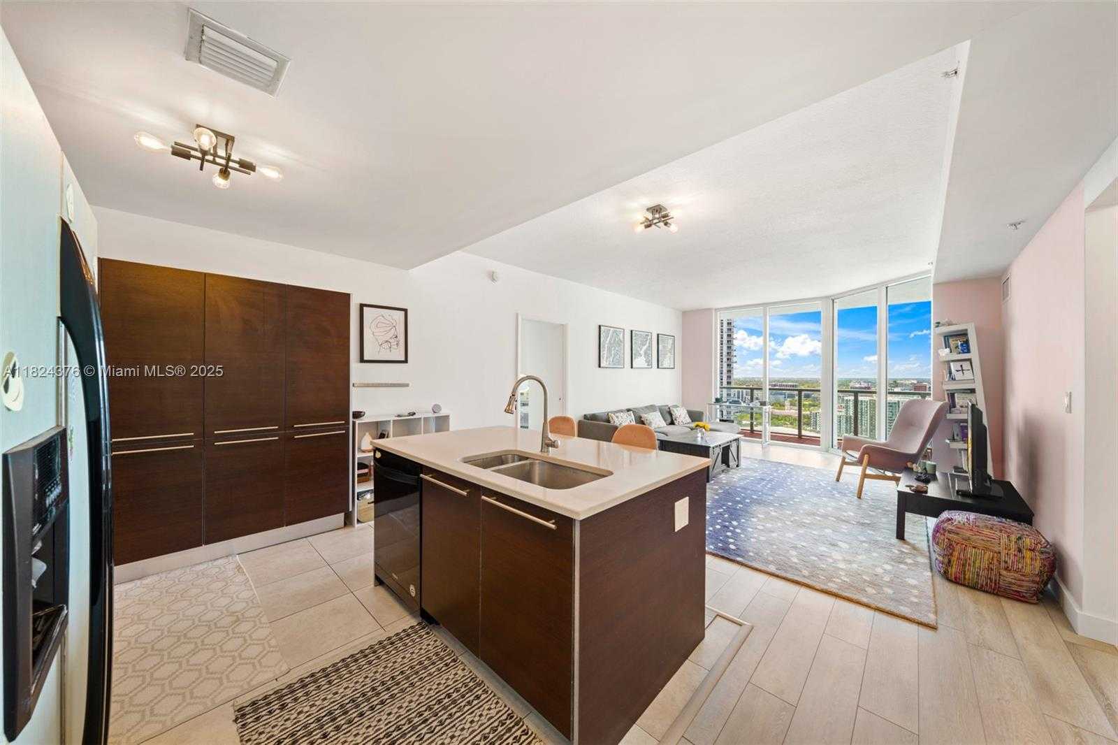 Small Image of 1900 NORTH BAYSHORE DR #2514, Miami Number 3