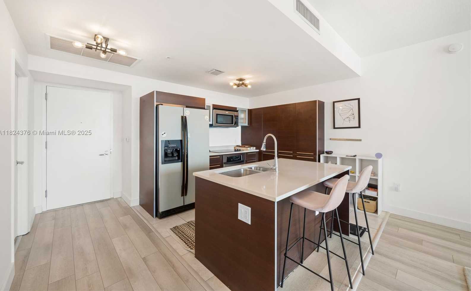 Small Image of 1900 NORTH BAYSHORE DR #2514, Miami Number 4