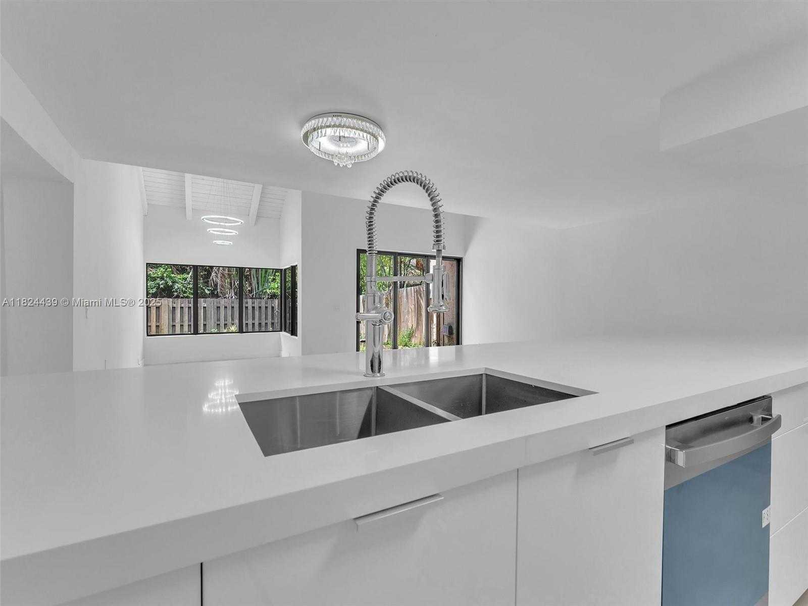Small Image of 3427 ATLANTA DR, Hollywood Number 14