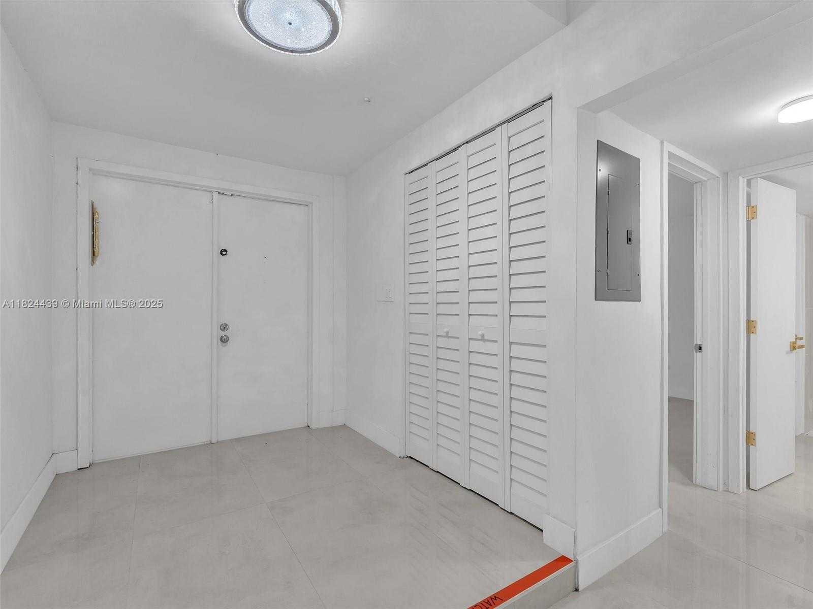 Small Image of 3427 ATLANTA DR, Hollywood Number 2