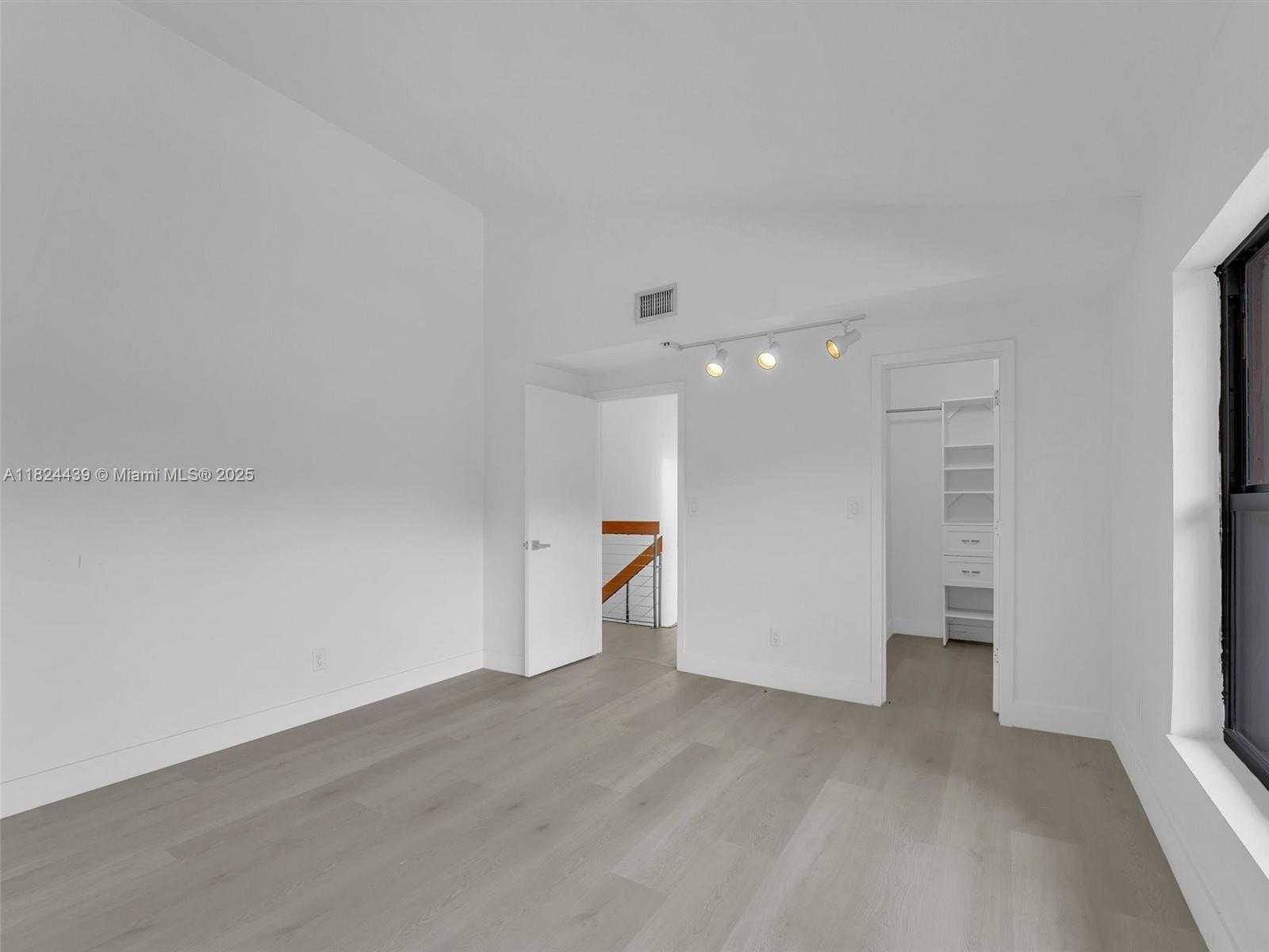 Small Image of 3427 ATLANTA DR, Hollywood Number 20
