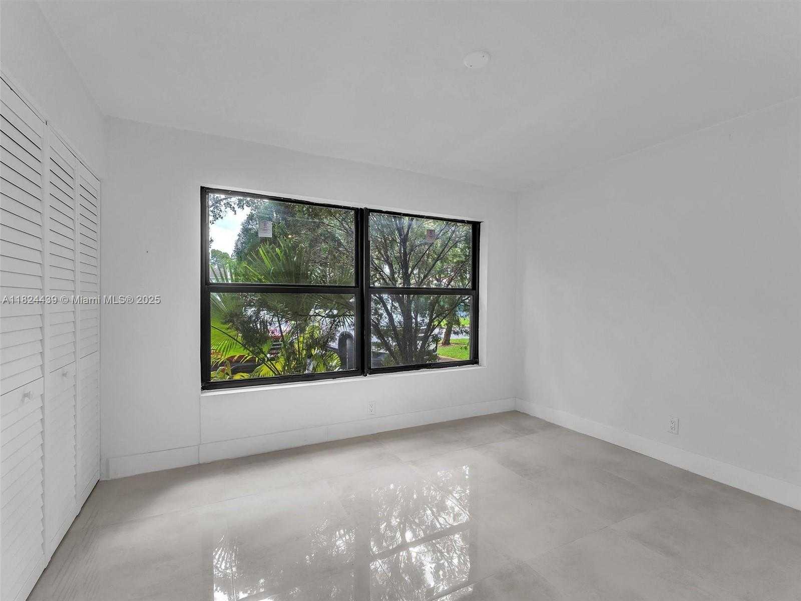Small Image of 3427 ATLANTA DR, Hollywood Number 8