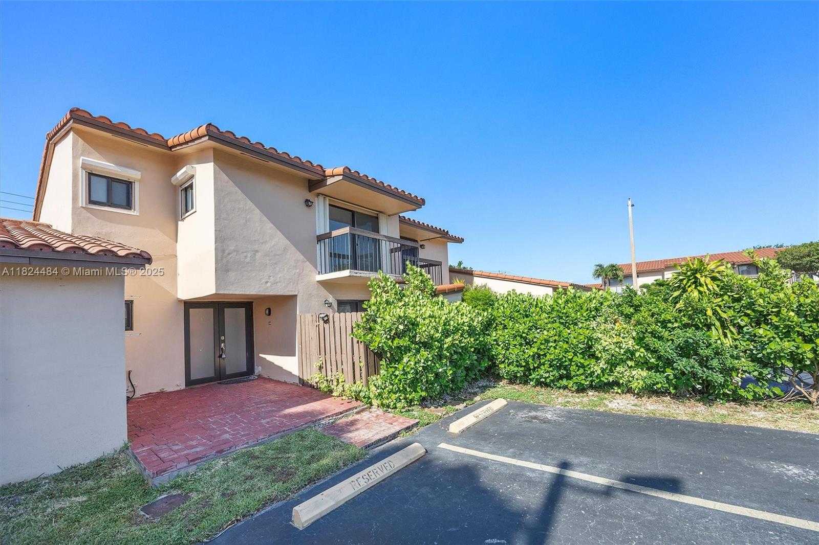 Small Image of 3809 SOUTH WEST 82ND AVE #V-21, Miami Number 2