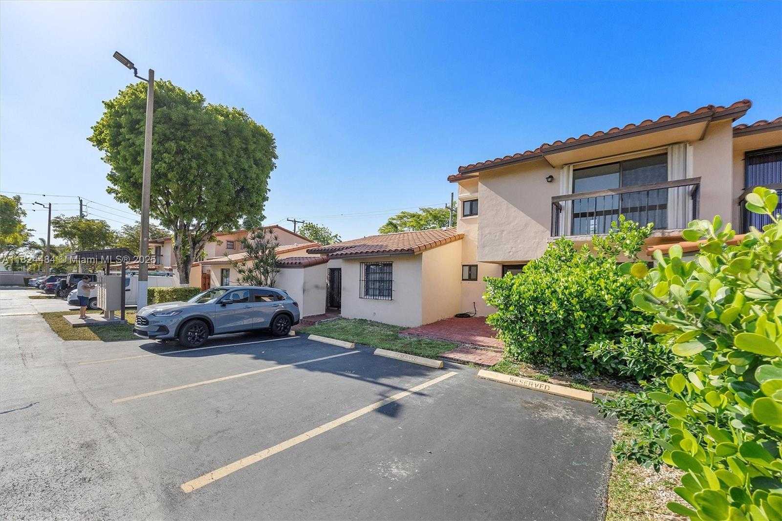 Small Image of 3809 SOUTH WEST 82ND AVE #V-21, Miami Number 3
