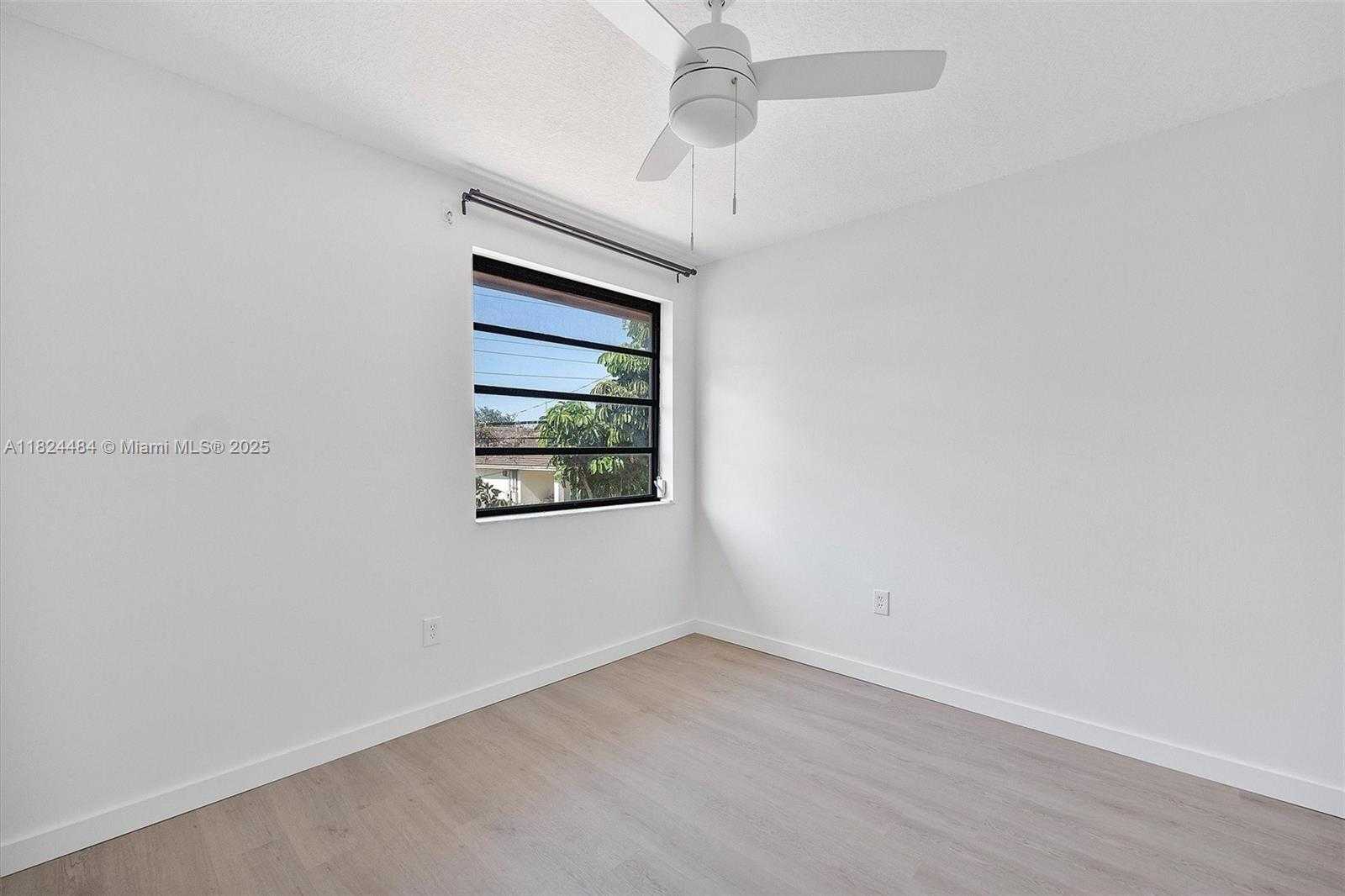 Small Image of 3809 SOUTH WEST 82ND AVE #V-21, Miami Number 31