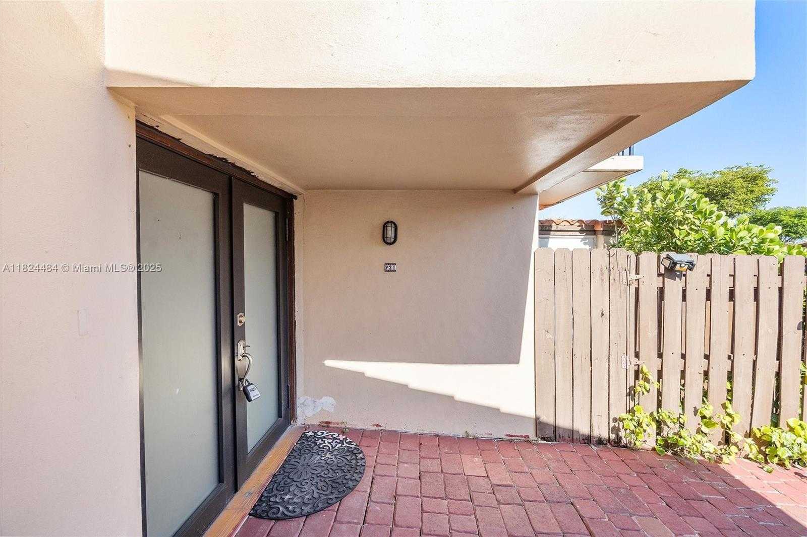 Small Image of 3809 SOUTH WEST 82ND AVE #V-21, Miami Number 4