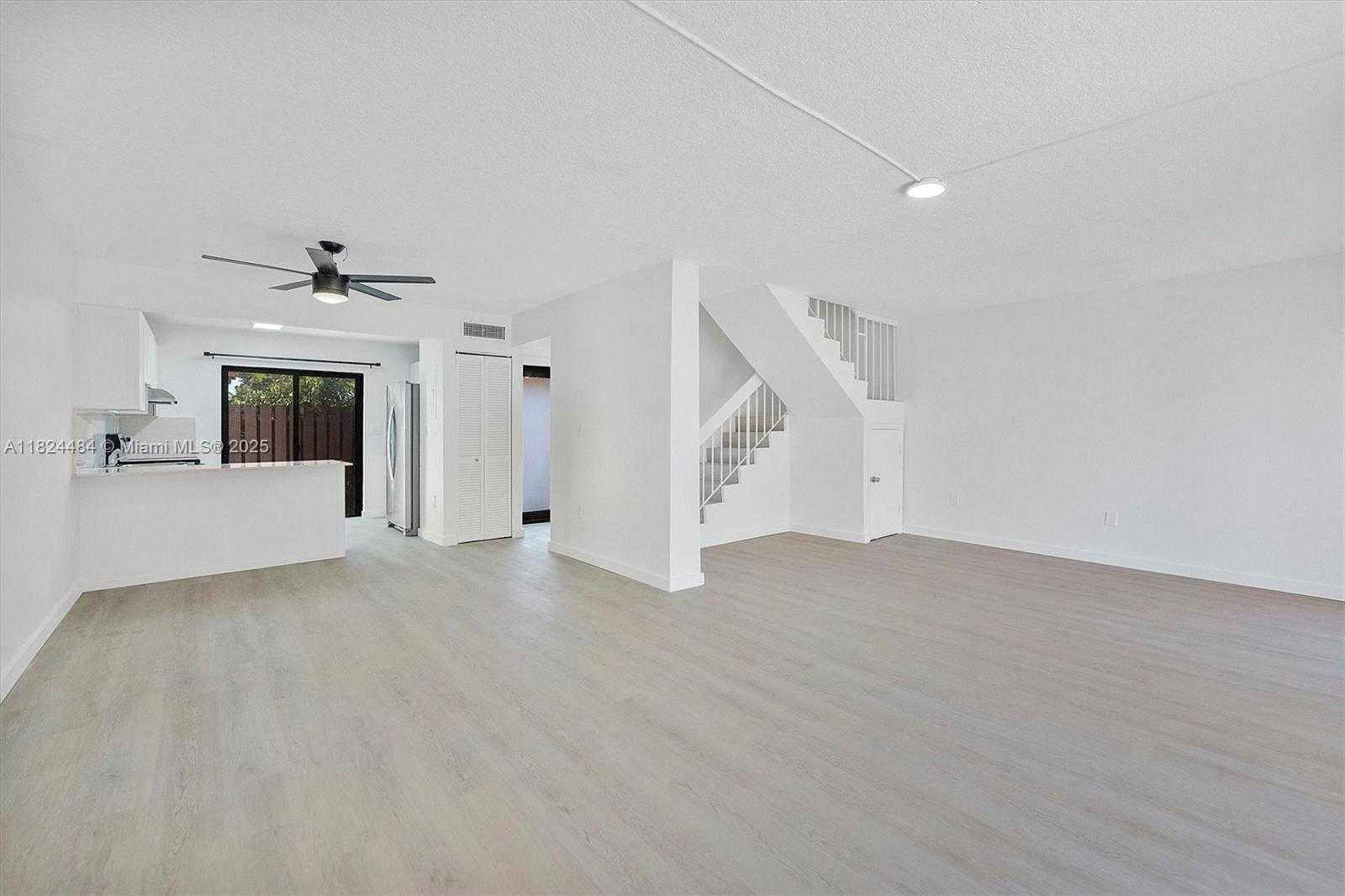 Small Image of 3809 SOUTH WEST 82ND AVE #V-21, Miami Number 7