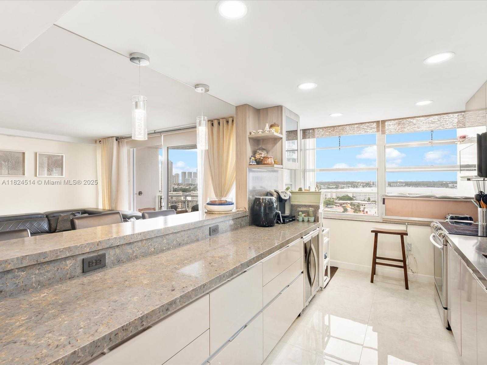 Small Image of 18071 BISCAYNE BLVD #1401, Aventura Number 13