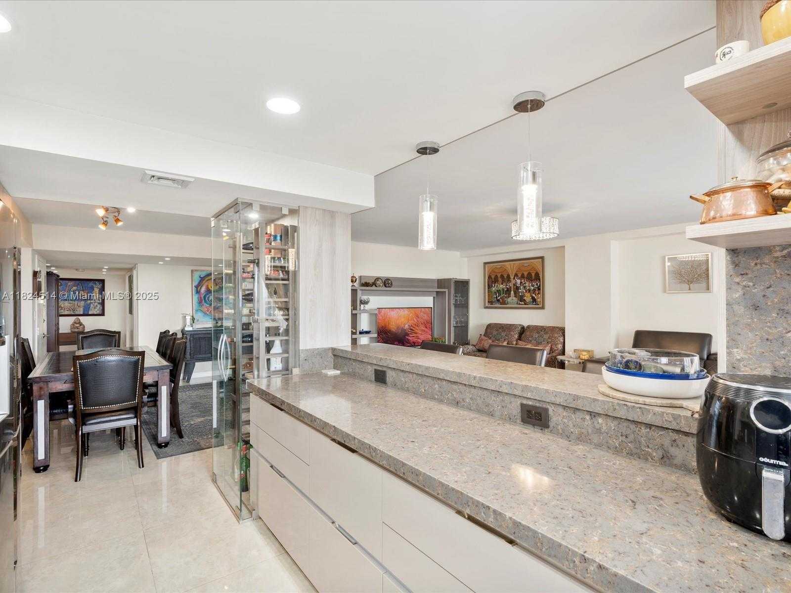 Small Image of 18071 BISCAYNE BLVD #1401, Aventura Number 17