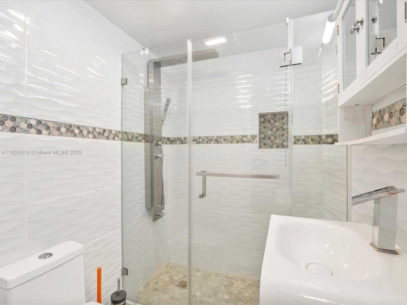 Small Image of 18071 BISCAYNE BLVD #1401, Aventura Number 18