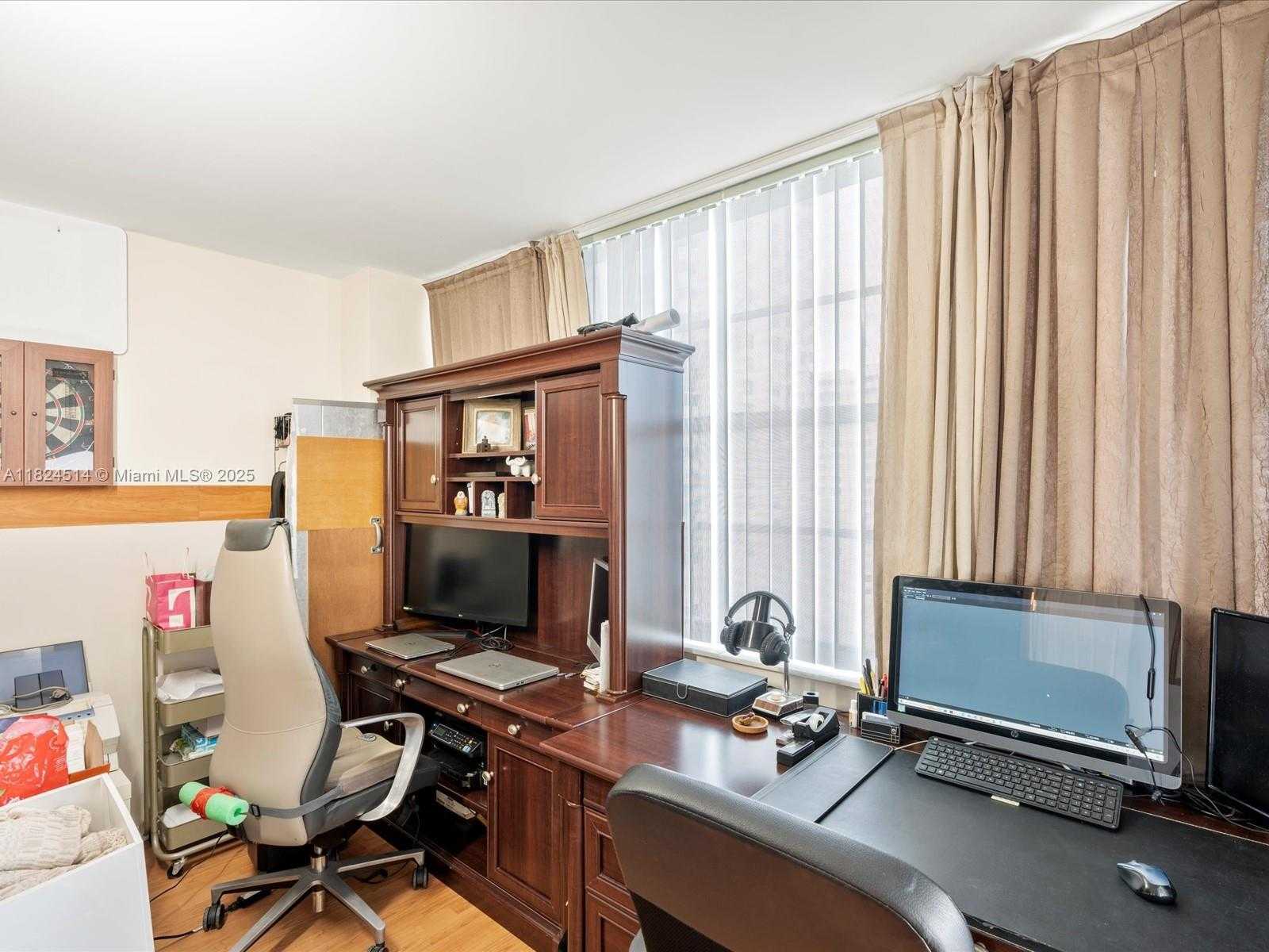 Small Image of 18071 BISCAYNE BLVD #1401, Aventura Number 24