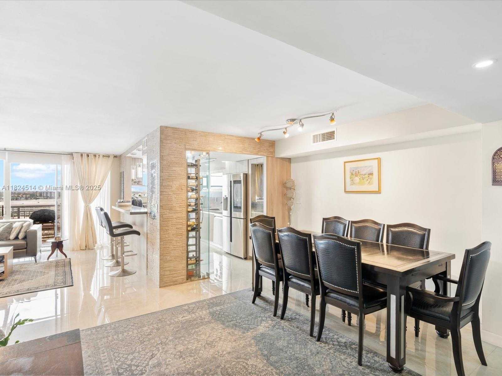Small Image of 18071 BISCAYNE BLVD #1401, Aventura Number 7