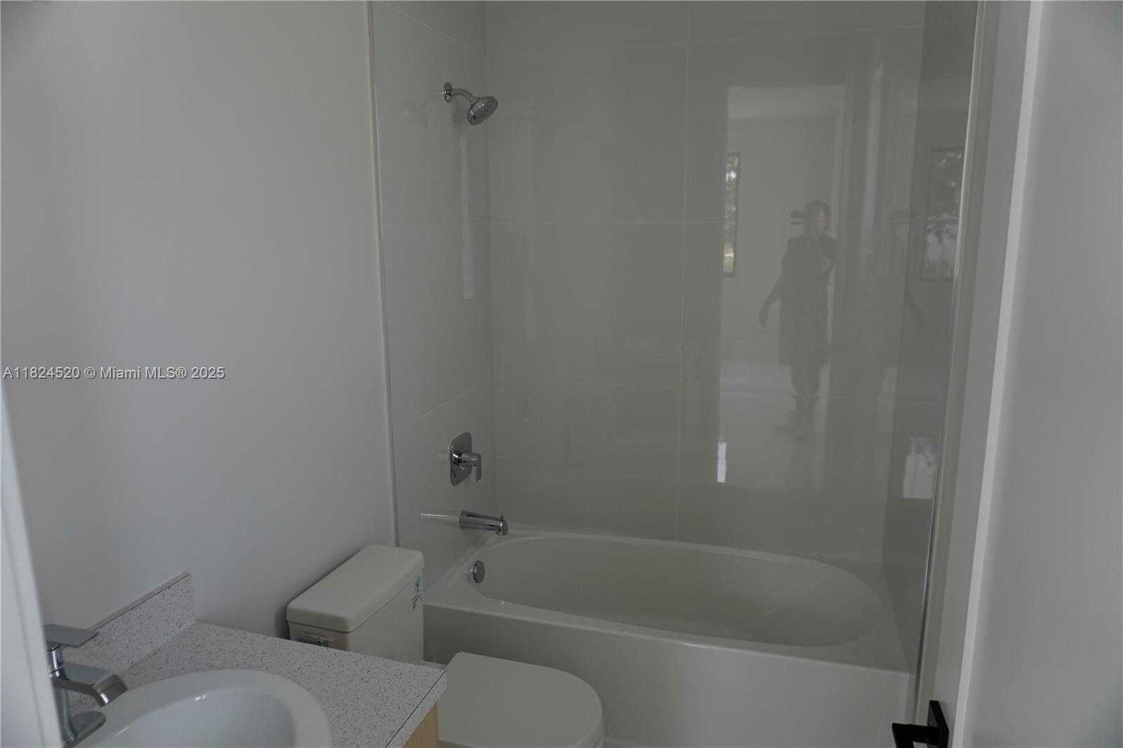 Small Image of 12383 SOUTH WEST 220 ST, Miami Number 12