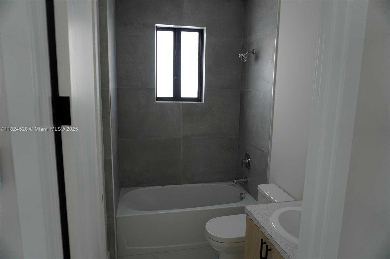 Small Image of 12383 SOUTH WEST 220 ST, Miami Number 13
