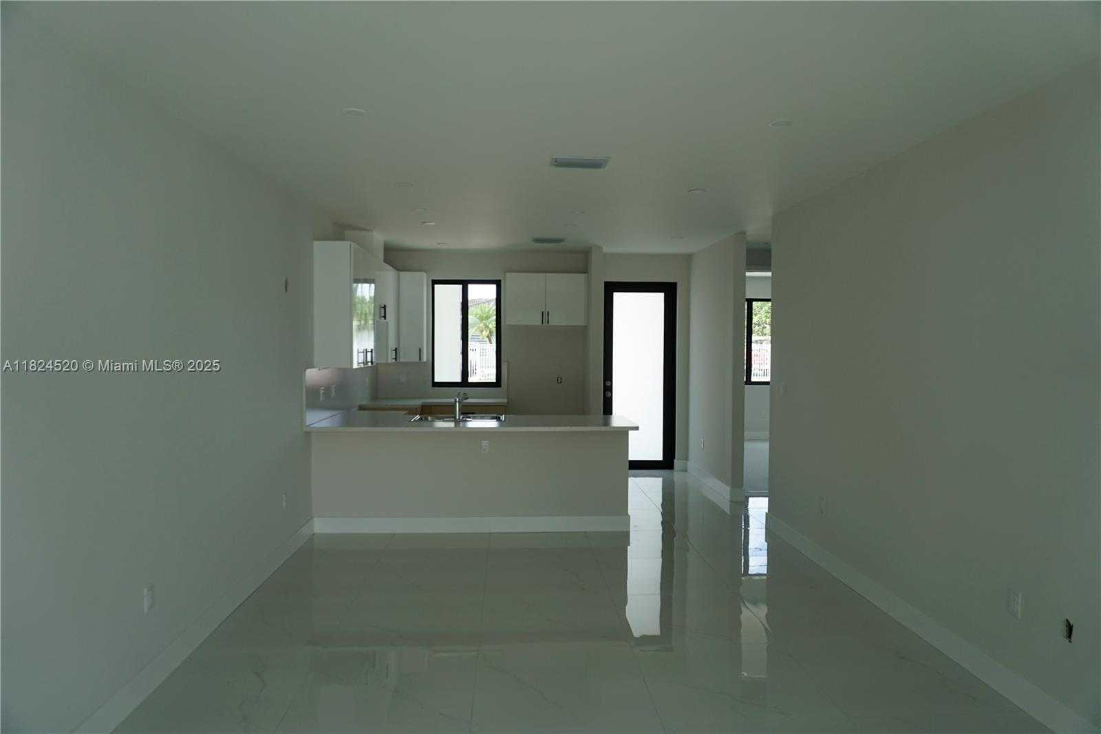 Small Image of 12383 SOUTH WEST 220 ST, Miami Number 9