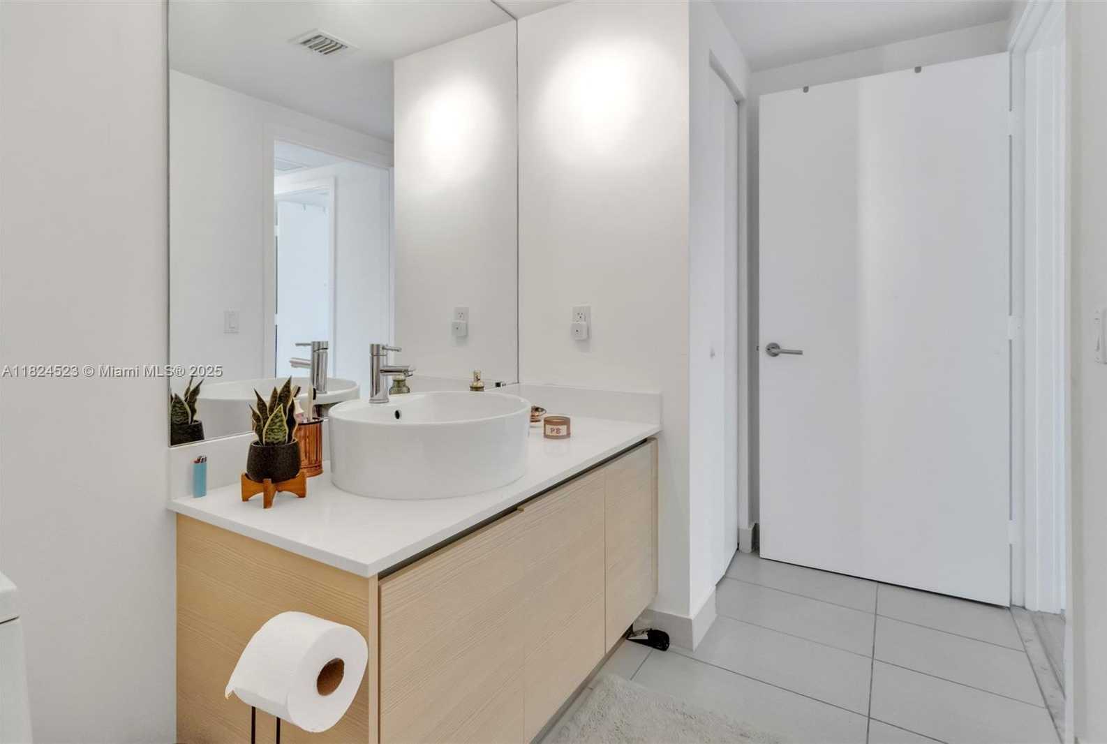 Small Image of 4250 BISCAYNE BLVD #1217, Miami Number 20