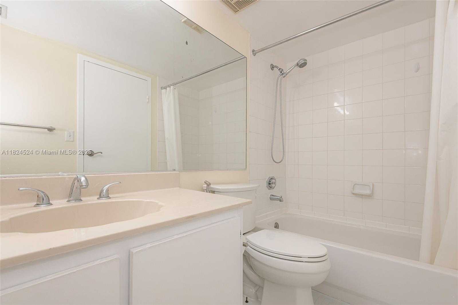 Small Image of 7601 EAST TREASURE DR #1517, North Bay Village Number 18