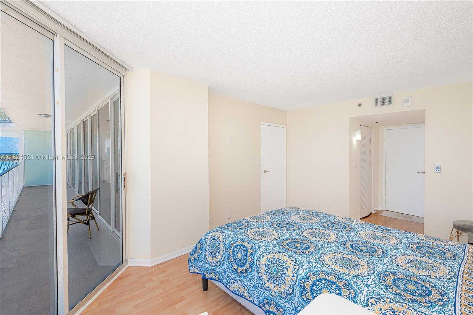 Small Image of 7601 EAST TREASURE DR #1517, North Bay Village Number 21