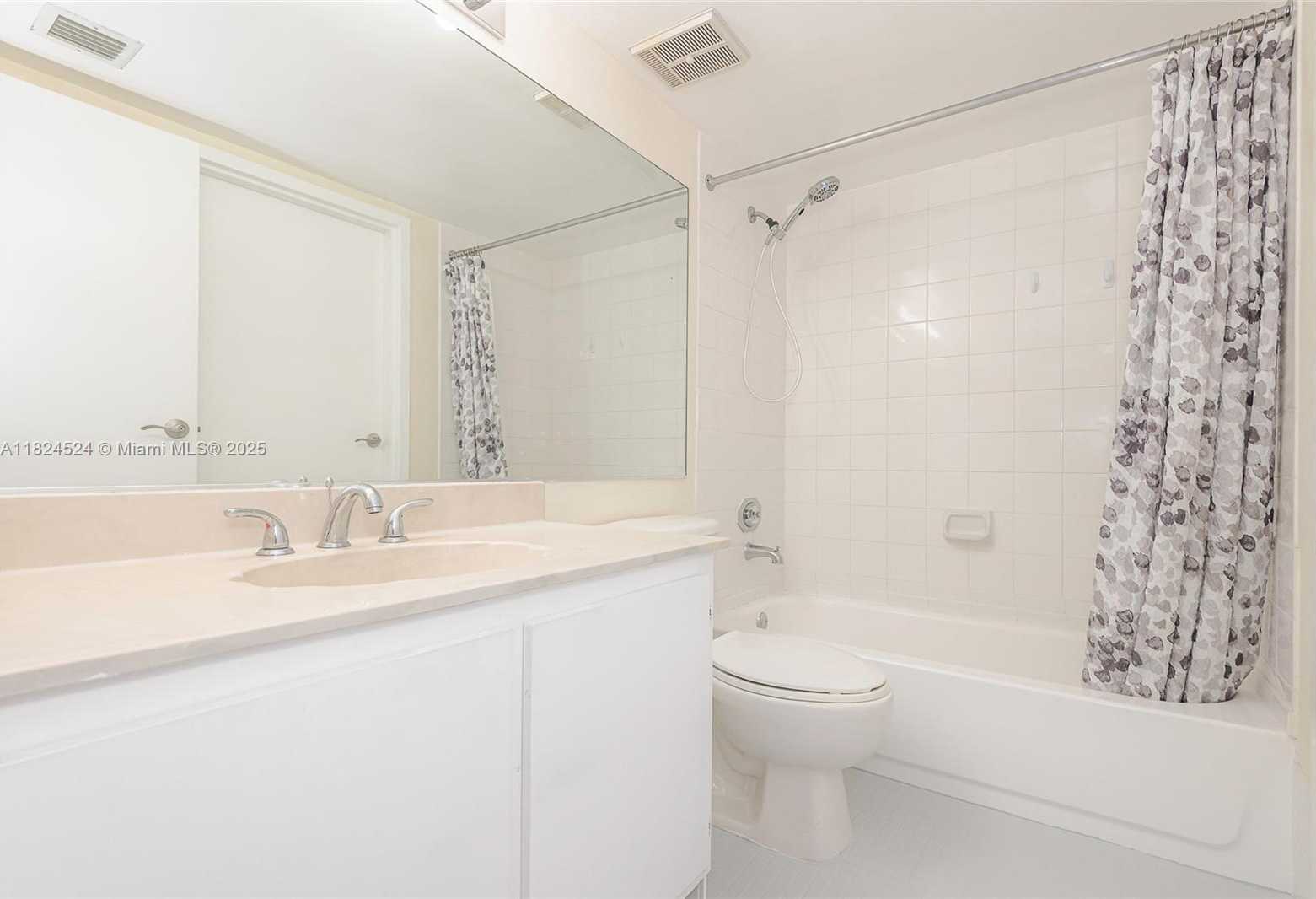 Small Image of 7601 EAST TREASURE DR #1517, North Bay Village Number 24