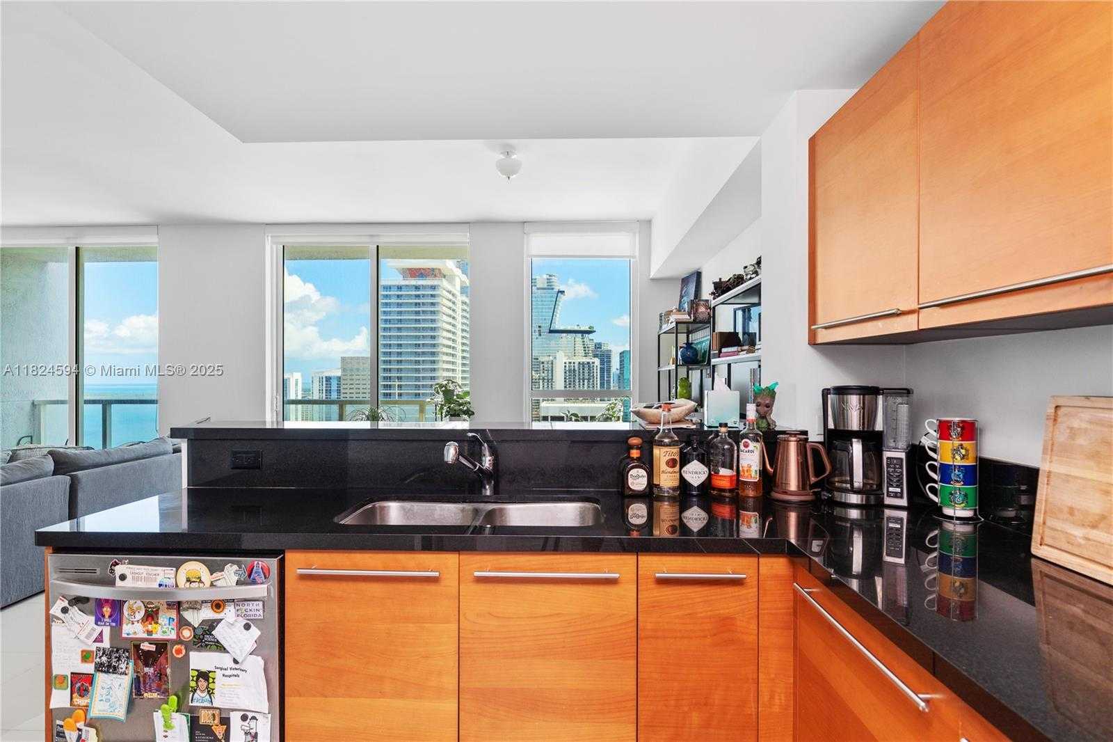Small Image of 244 BISCAYNE BLVD #4107, Miami Number 11
