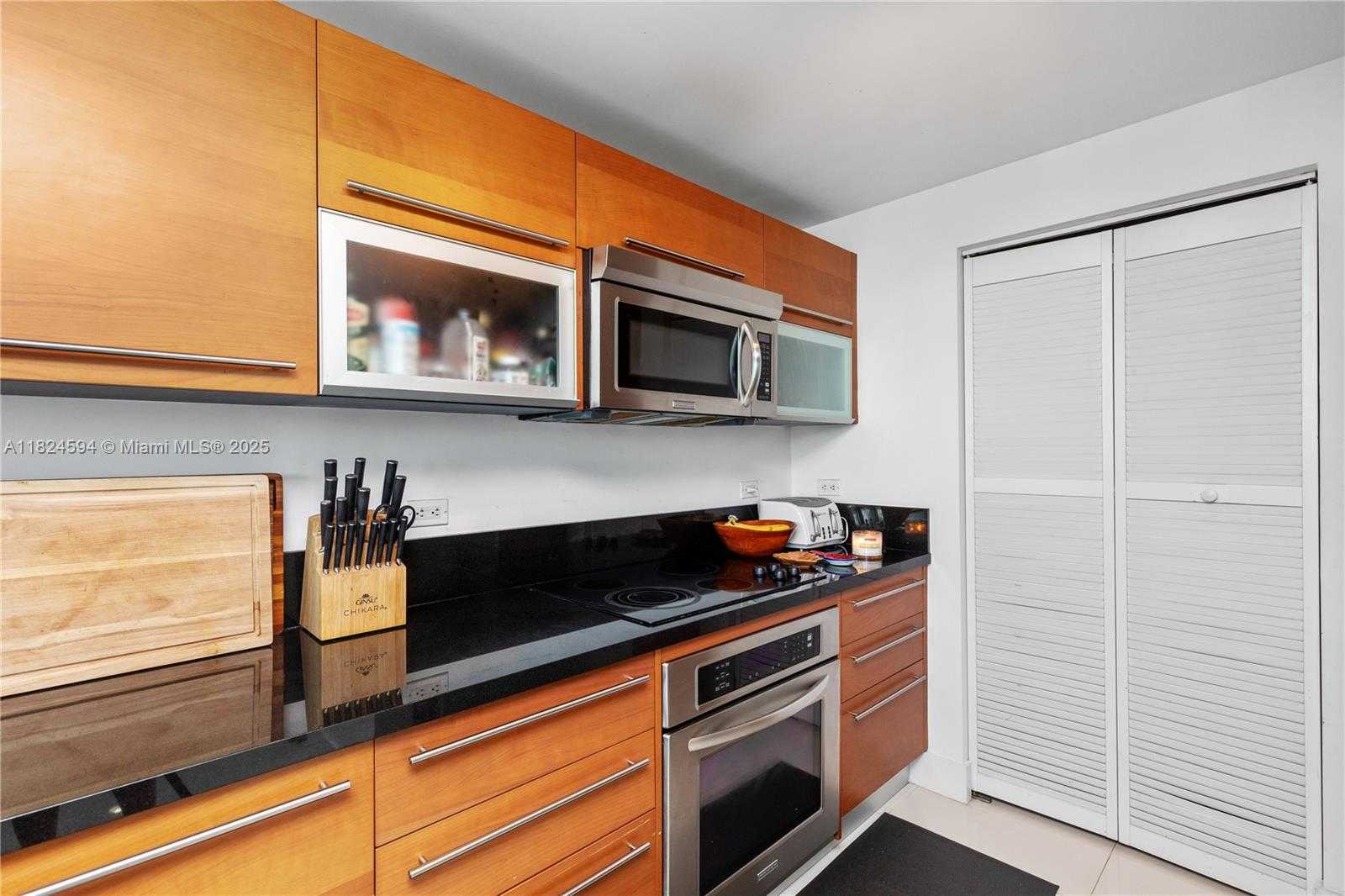 Small Image of 244 BISCAYNE BLVD #4107, Miami Number 13