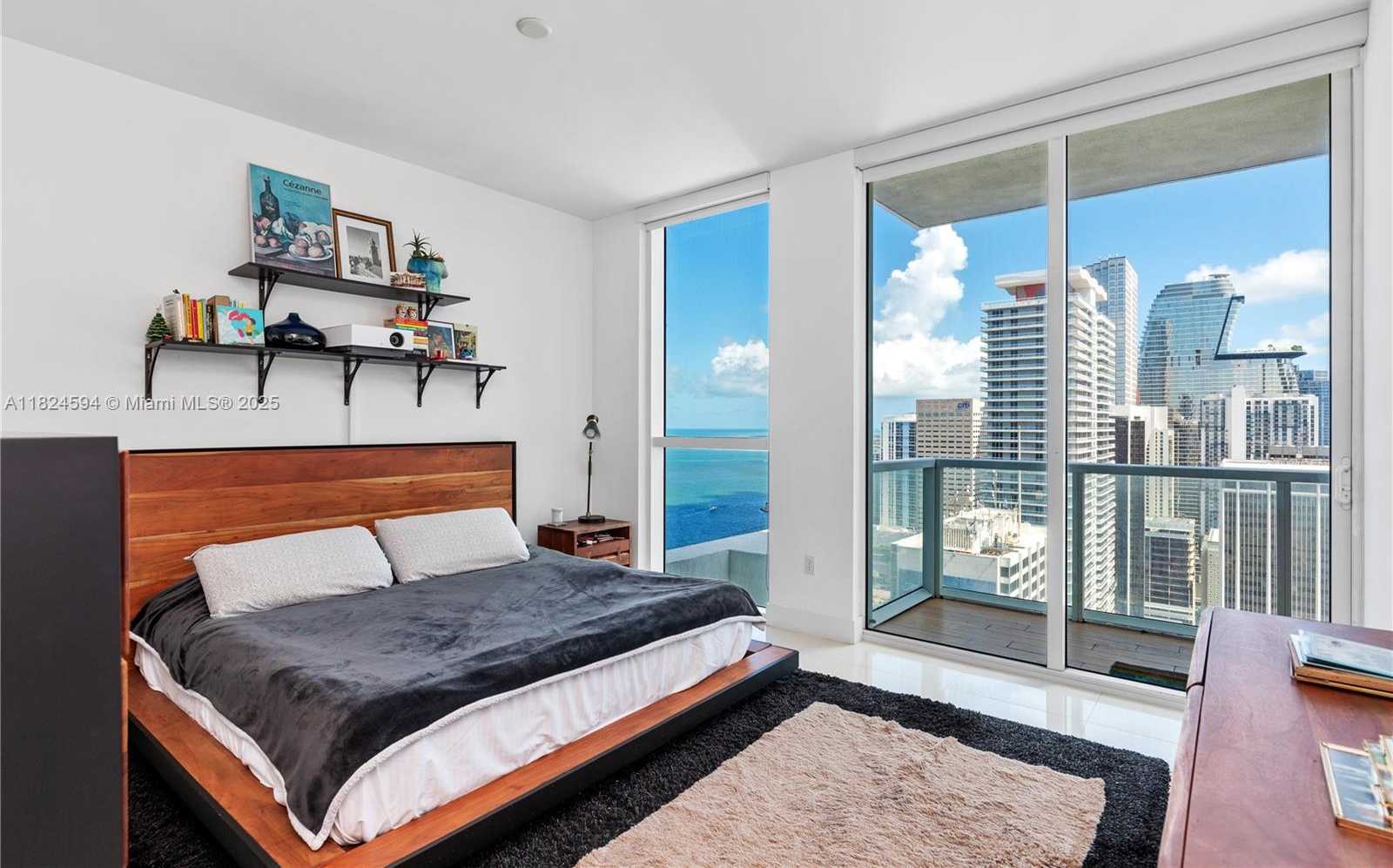 Small Image of 244 BISCAYNE BLVD #4107, Miami Number 20