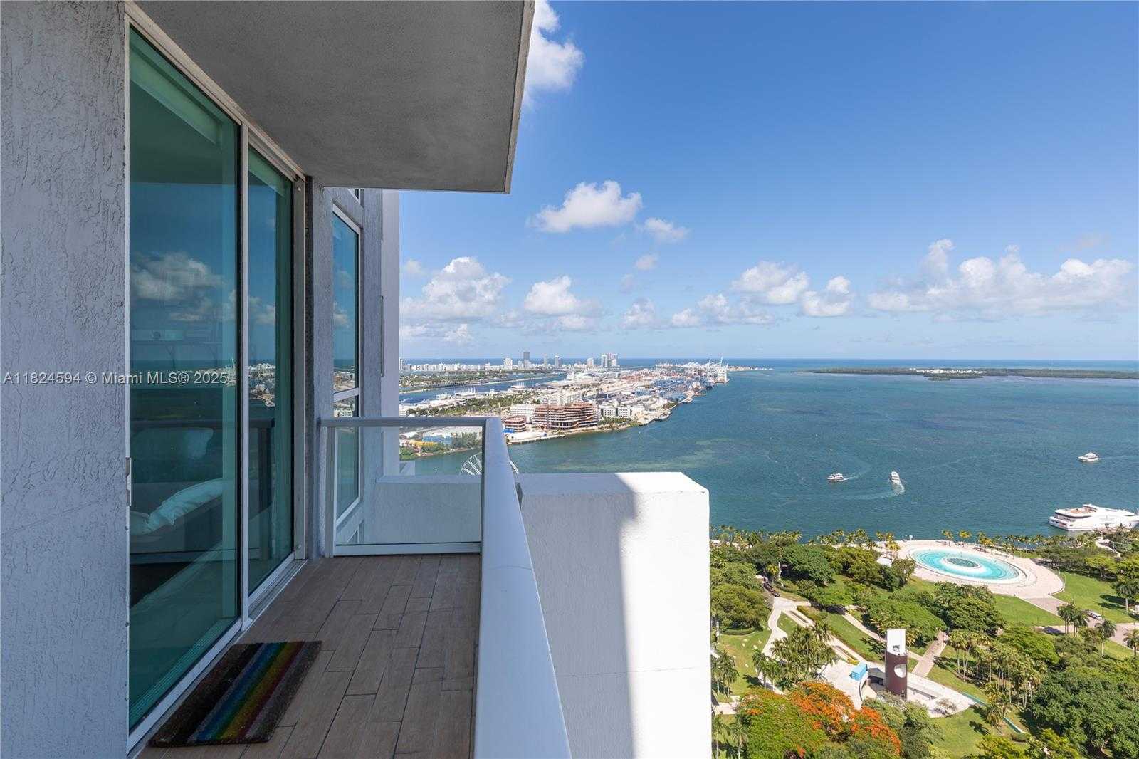 Small Image of 244 BISCAYNE BLVD #4107, Miami Number 22