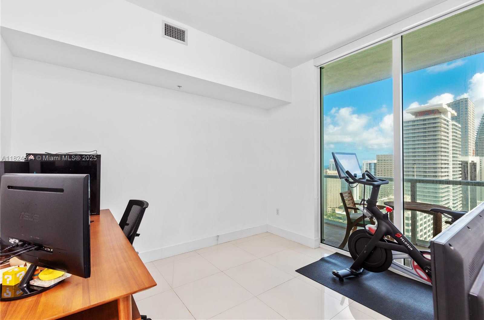 Small Image of 244 BISCAYNE BLVD #4107, Miami Number 30