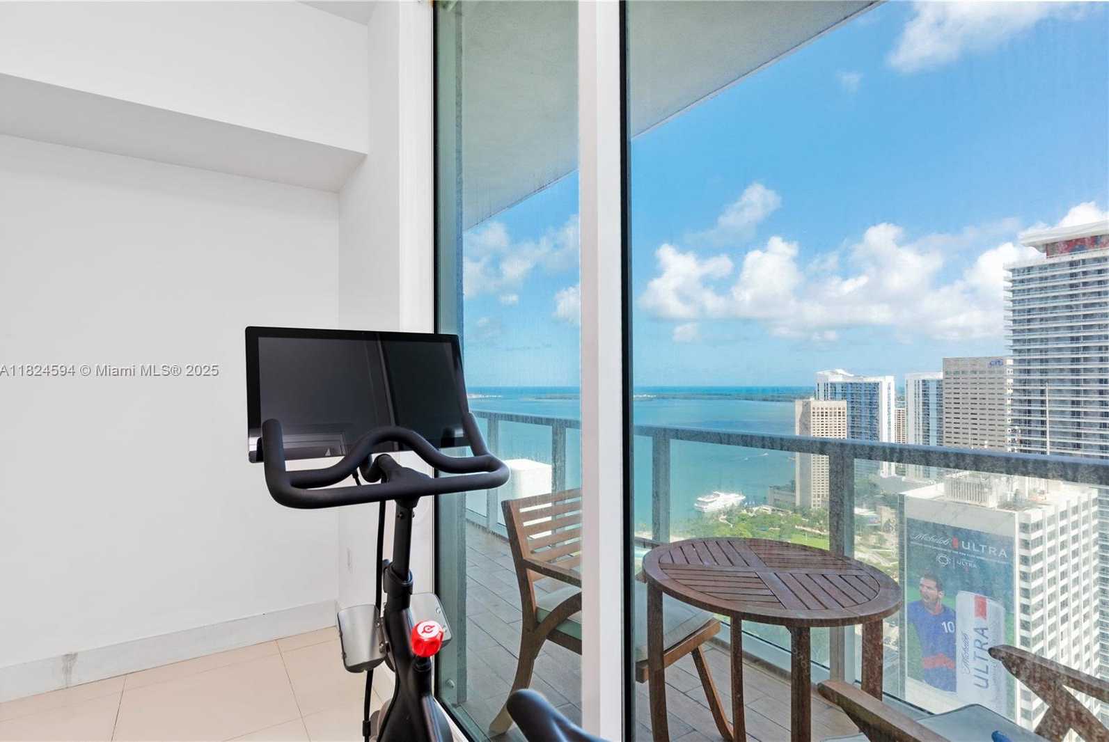 Small Image of 244 BISCAYNE BLVD #4107, Miami Number 31